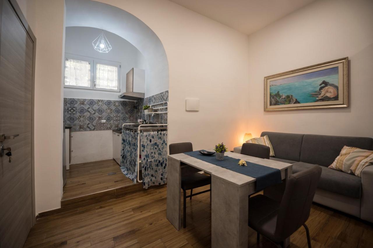 Dimora Francesca Apartment Салерно Екстериор снимка