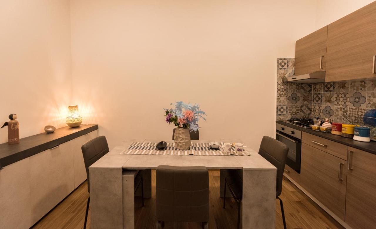 Dimora Francesca Apartment Салерно Екстериор снимка