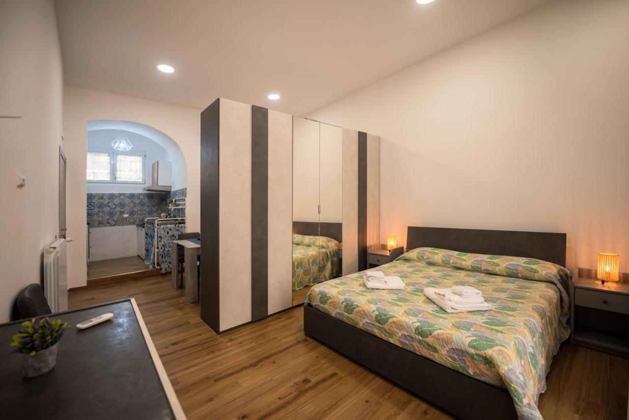 Dimora Francesca Apartment Салерно Екстериор снимка