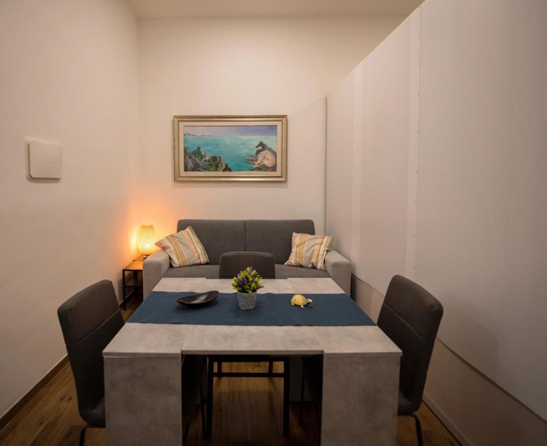 Dimora Francesca Apartment Салерно Екстериор снимка